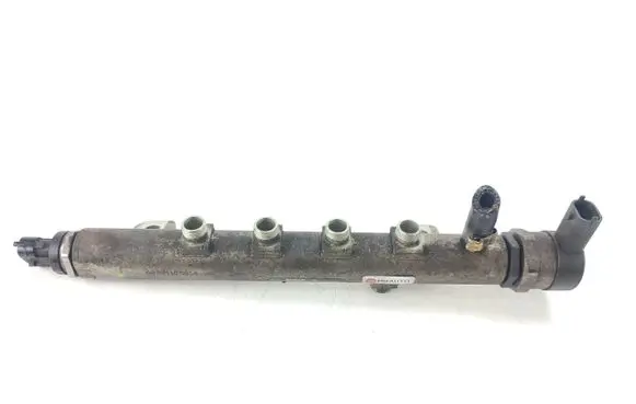 Opel Astra F Fuel injector supply line/pipe 