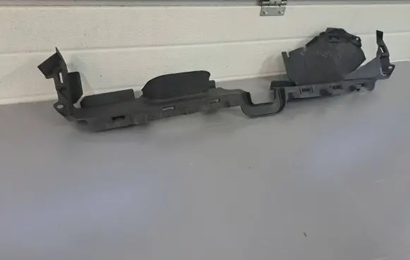 Dacia Sandero III Intercooler air guide/duct channel 628101446R