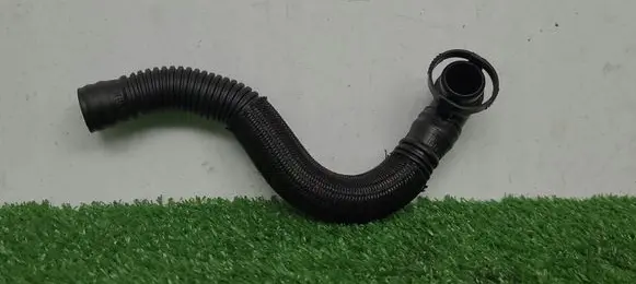 Volkswagen Golf VII Breather hose/pipe 06K103213A