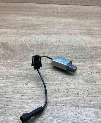 BMW 5 E39 Antenna control unit 8362533