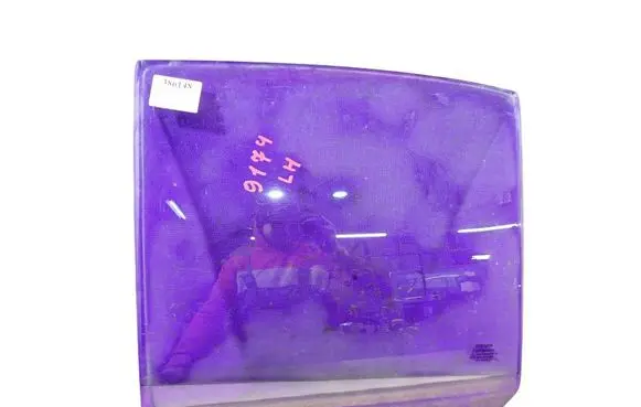 Nissan Micra Front door window glass four-door 