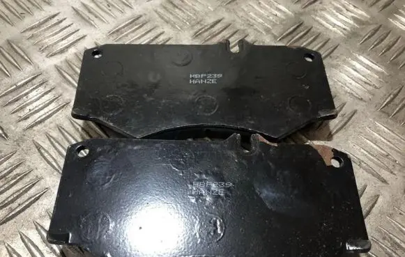 Mercedes-Benz G W460 Brake pads (front) hbp239