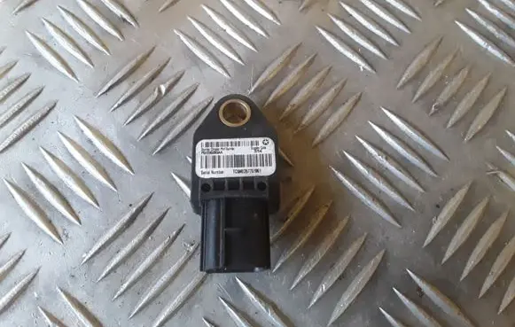 Dodge Caliber Airbag deployment crash/impact sensor P04896065AA