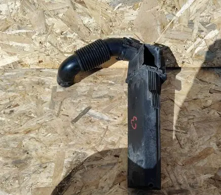 Intake resonator