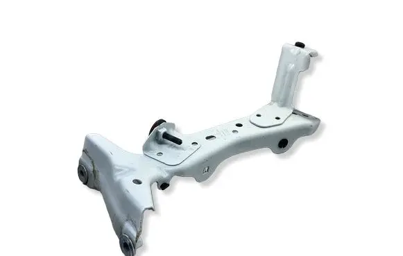 Audi A3 S3 8V Fender mounting bracket 8V0821135A
