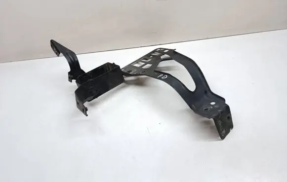BMW 5 E60 E61 Headlight/headlamp mounting bracket 7163484