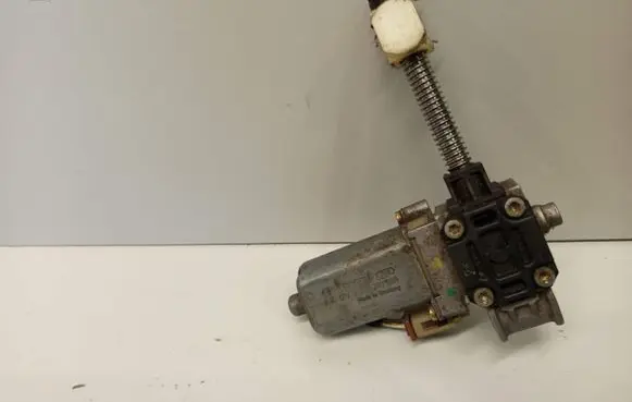 BMW 7 E65 E66 Seat adjustment motor 0390201989