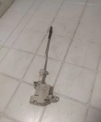 Fuel tank cap lock motor