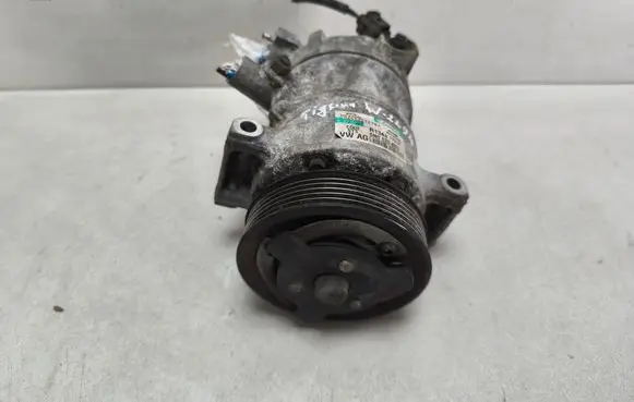 Volkswagen Tiguan Air conditioning (A/C) compressor (pump) 5N0820803