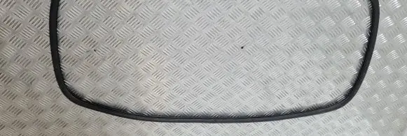Suzuki Jimny Rubber seal tailgate window/glass 