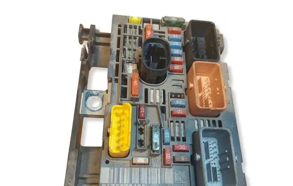 Citroen Berlingo Central body control module 9675878480 BSMR0500
