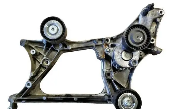 Mercedes-Benz E W212 Generator/alternator bracket A6512011109