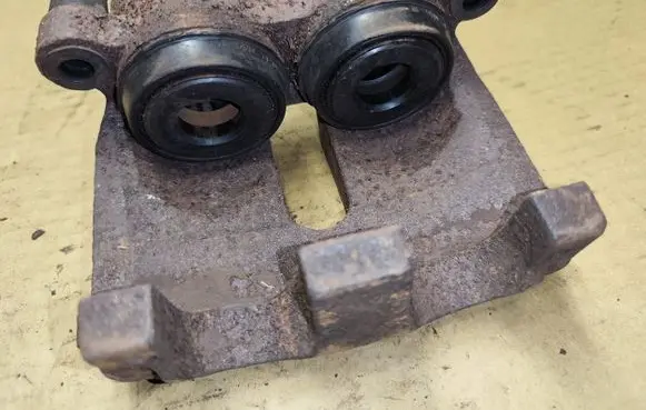 Jeep Grand Cherokee (WJ) Front brake caliper