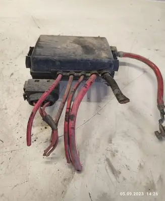 Volkswagen Golf IV Fuse module 1J0937773