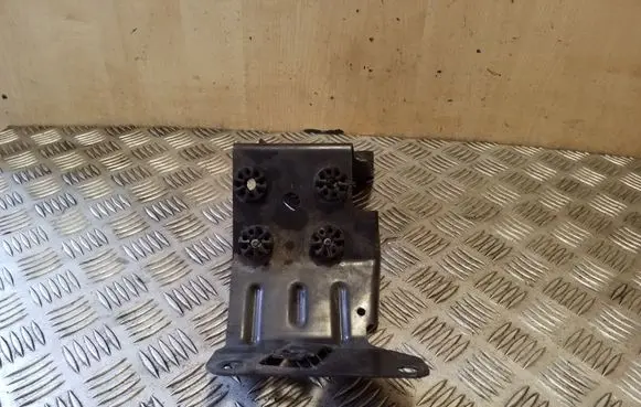 Jaguar XF X250 ABS pump bracket 8X232D190A01