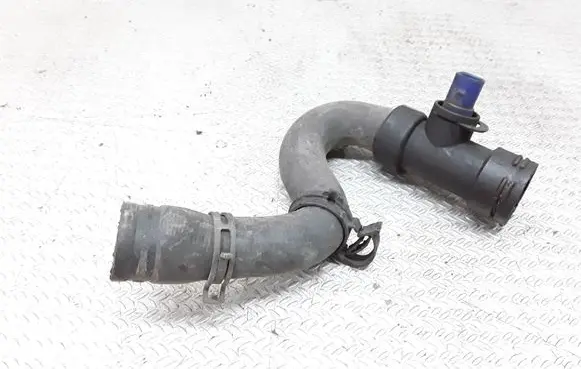 Audi A8 S8 D2 4D Engine coolant pipe/hose