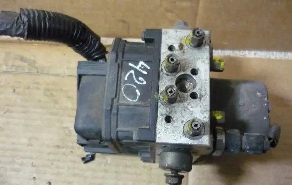 Honda Legend III KA9 ABS Pump