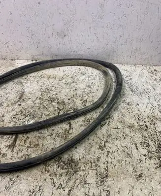 Opel Astra J Rubber seal front coupe door 