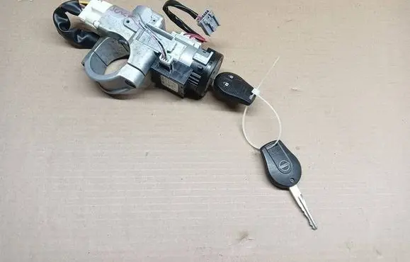 Nissan Juke I F15 Ignition lock