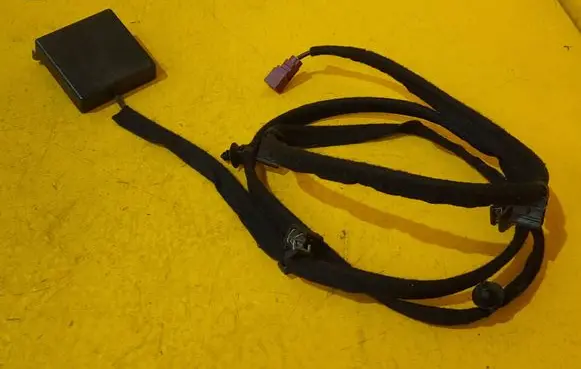 Renault Zoe Aerial antenna amplifier 282B80824R 2010281065