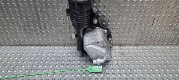 BMW 2 F44 Oil filter mounting bracket S27698679 1185812S01