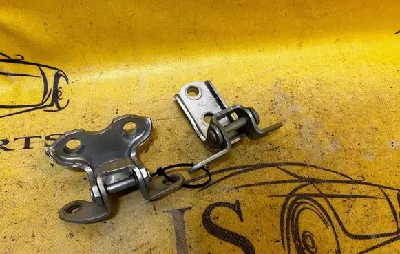 Lexus RX 450H Rear door hinge set 