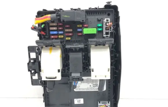 Ford Escape IV Fuse box set LU5T-15604-CCDD