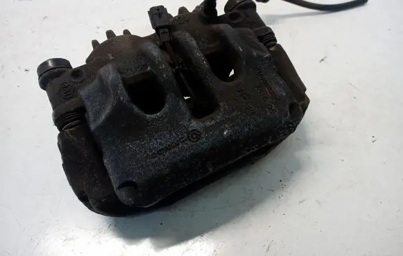 Renault Master III Front brake caliper 410105039R