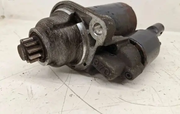 Volkswagen PASSAT B6 Starter motor 1005831370