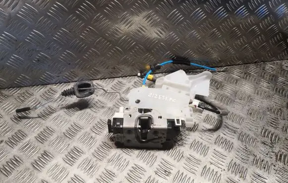 Mercedes-Benz E W212 Coupe door lock (next to the handle) 0997200135 A0997200135