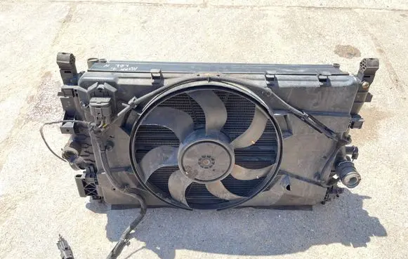 Opel Astra J Radiator set 13360890 0130308486 13377763