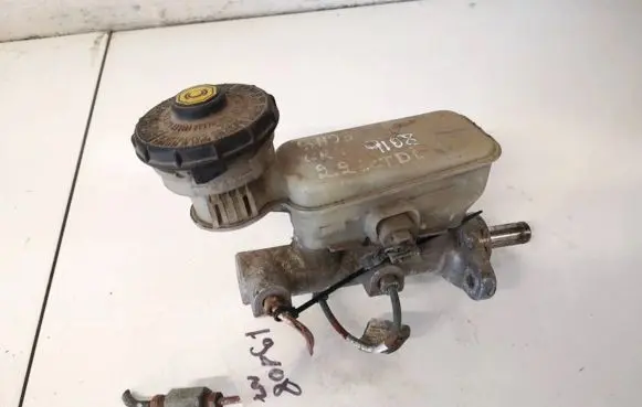 Honda CR-V Master brake cylinder