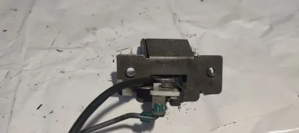 Nissan Primera Loading door lock 