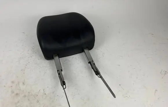 Audi Q7 4M Front seat headrest 