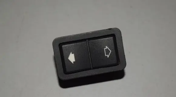 BMW 5 E39 Electric window control switch 8368974