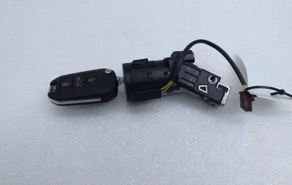 Citroen C4 Cactus Ignition lock 9663123380
