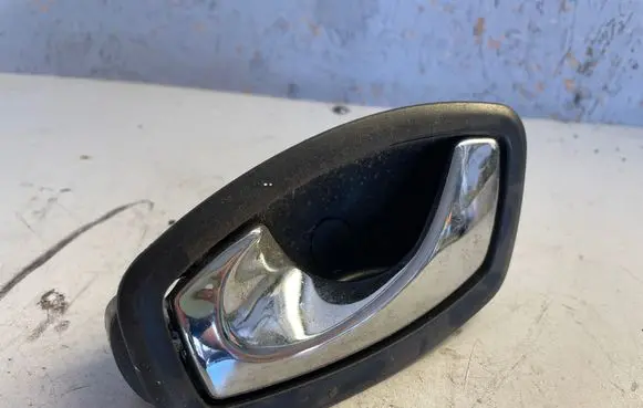 Renault Megane III Front door interior handle 826730001R