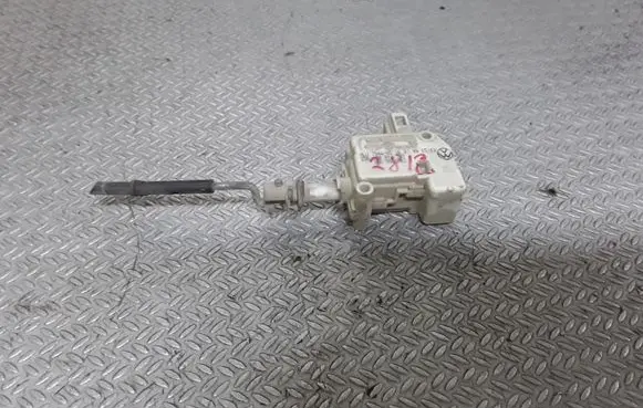 Volkswagen Golf IV Central locking motor 1J0810773