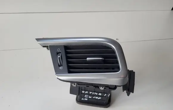 KIA Optima Dashboard side air vent grill/cover trim 84790D4000