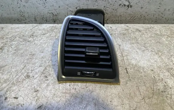 Chrysler 300C Dashboard side air vent grill/cover trim L0203167DX9AF 500151662 101328090BLR