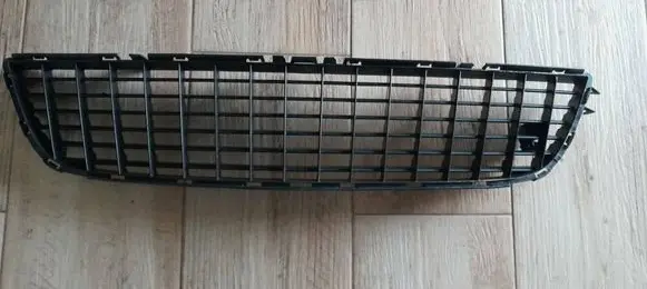 Opel Vectra C Front bumper lower grill 13182906