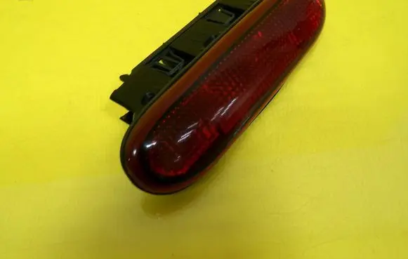Renault Clio I Third/center stoplight 7700847733