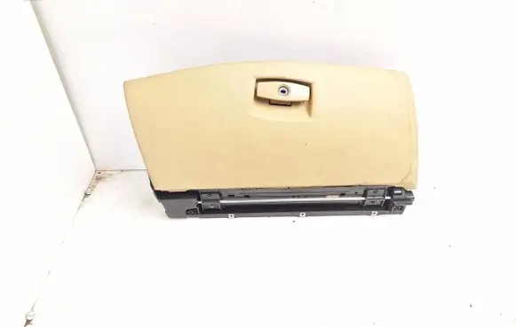 BMW 5 E60 E61 Glove box 7034080 121451