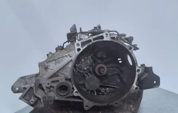 Mitsubishi Lancer VIII Manual 5 speed gearbox F6MBA1BBZ R8RYD