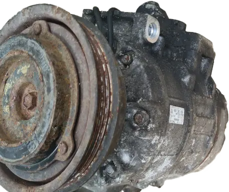 Volkswagen PASSAT B5.5 Air conditioning (A/C) compressor (pump) 8D0260808
