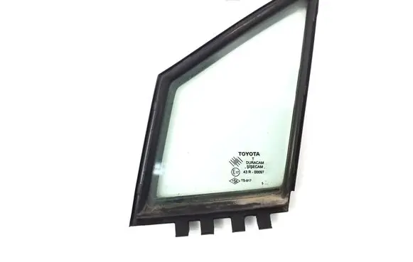 Toyota Corolla Verso AR10 Front triangle window/glass 681260F010