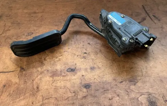 Ford Galaxy Accelerator throttle pedal 7M3723507B