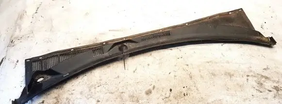 Subaru Impreza I Wiper trim