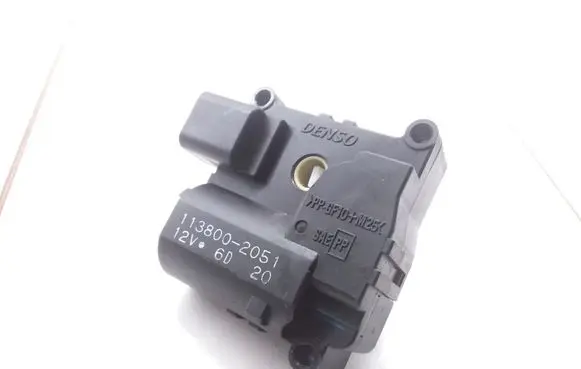 Toyota Corolla Verso E121 Air flap motor/actuator 1138002051