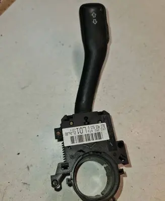 Volkswagen Golf IV Indicator stalk 202852ATW 8L0953513G 286058